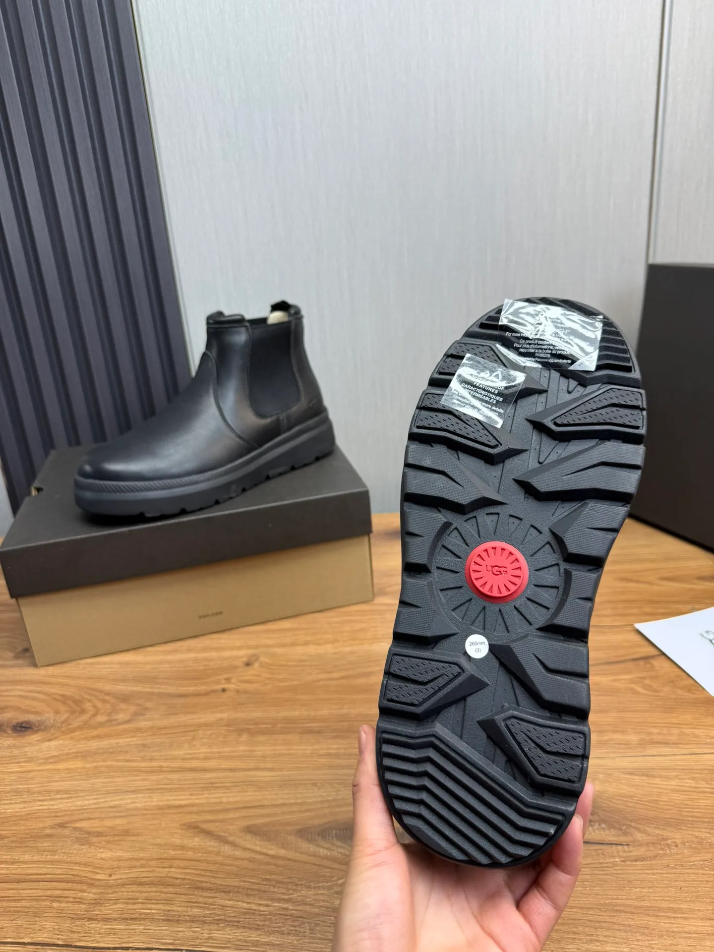 Men's shoes 💰480💰 [UGG] Hot winter warm boots 🐑Purely hand-stitched! Simple and stylish design, frosted cowhide➕Comfortable and warm wool➕UGG original outsole‼ ️Soft and comfortable to wear, good warmth retention, and excellent foot feel. Regular size 41-47